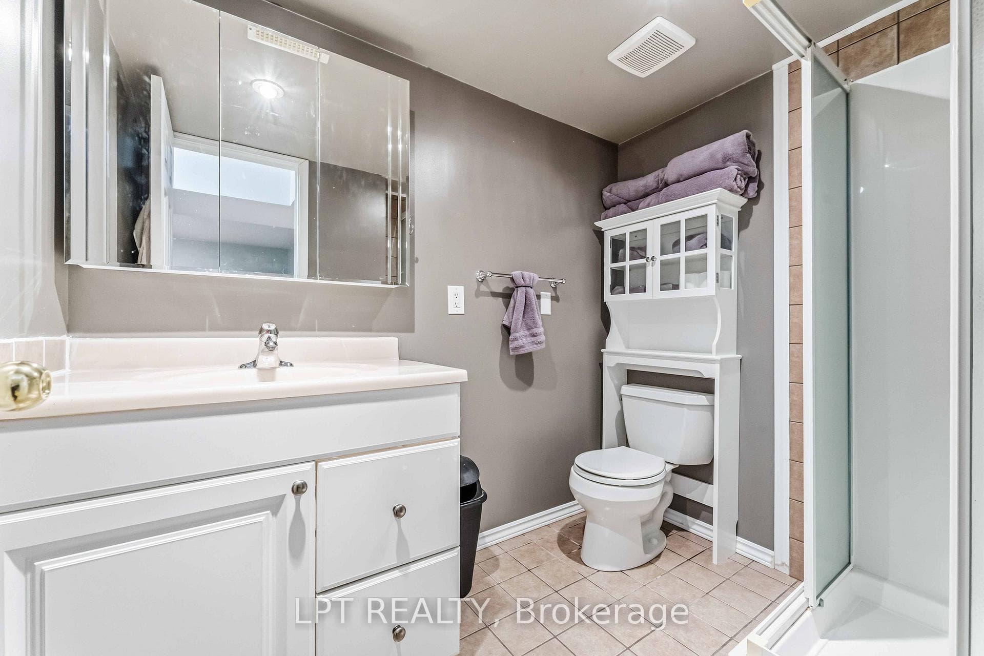 1549 Senateurs Way photo 26