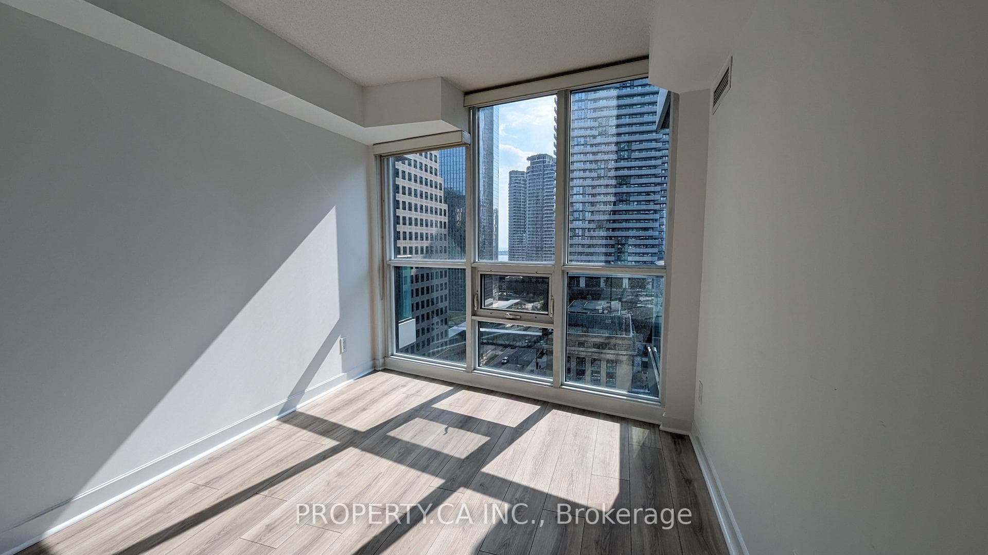 33 Bay Street Unit 1501 photo 7