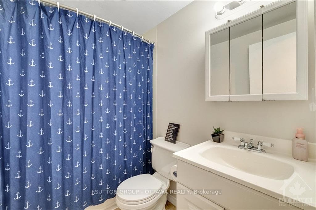 292 TULIP Crescent photo 21
