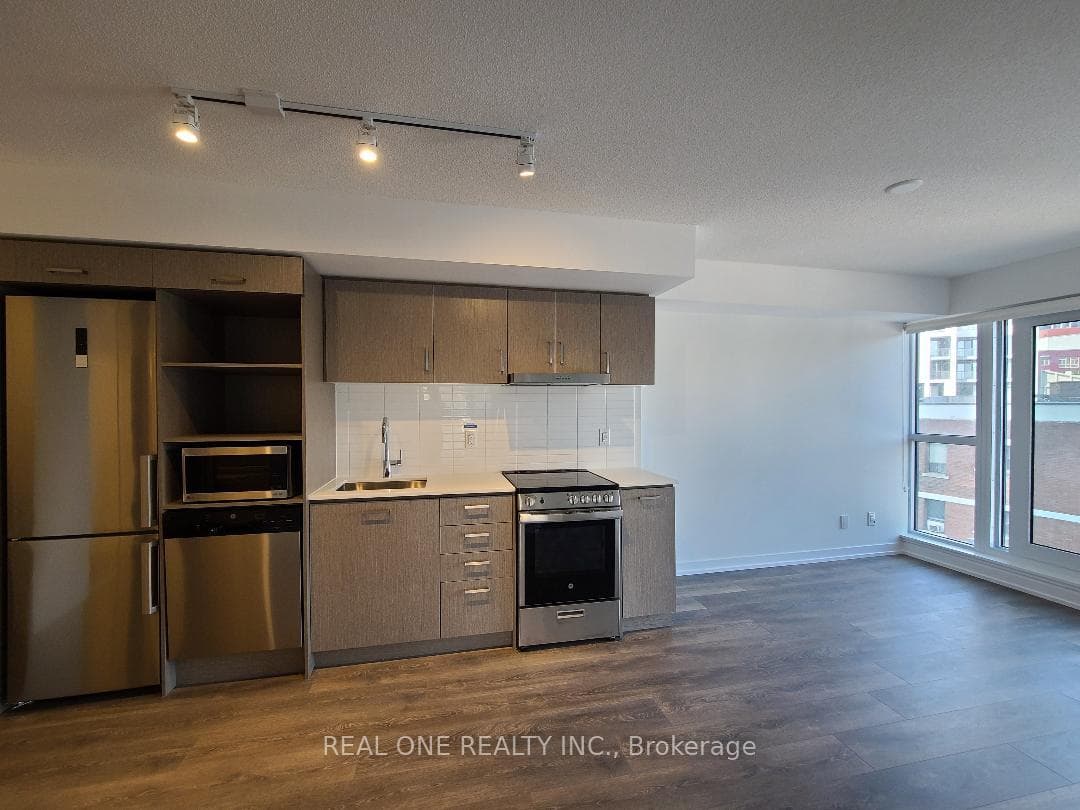 219 Dundas Street Unit 511 photo 10