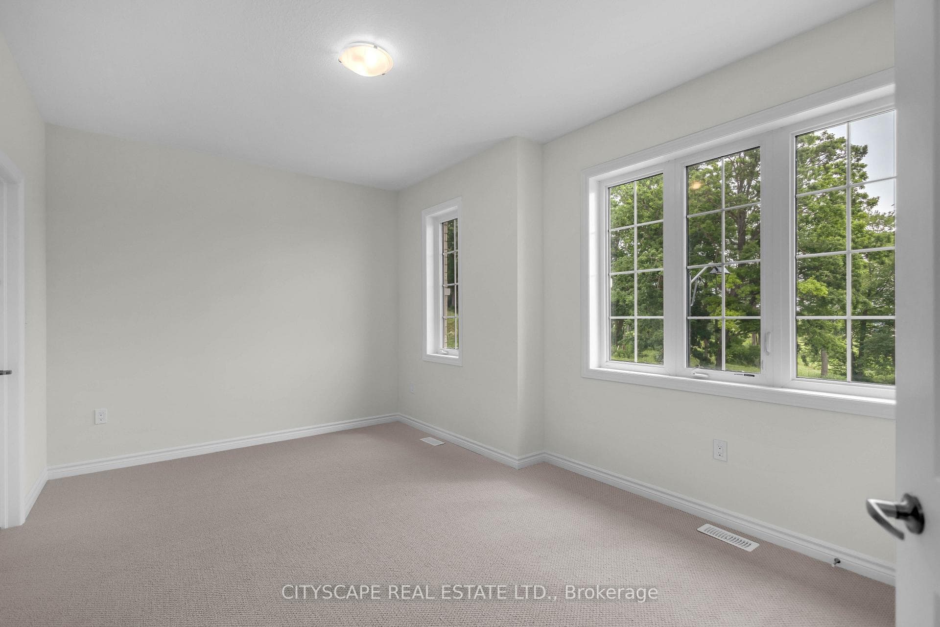 1 Southern Avenue photo 33
