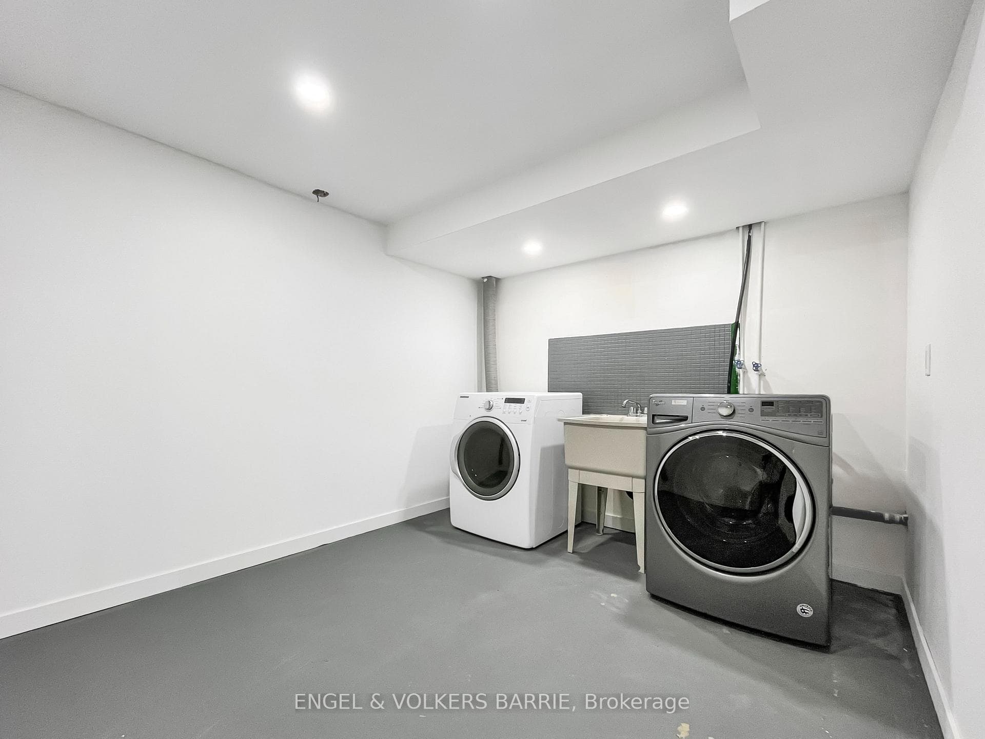 Laundry room with extra storage room