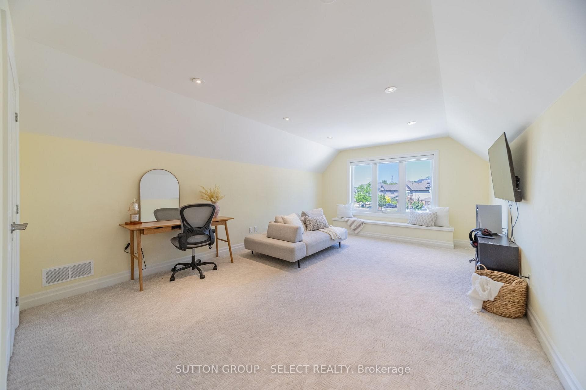 230 Union Avenue photo 26