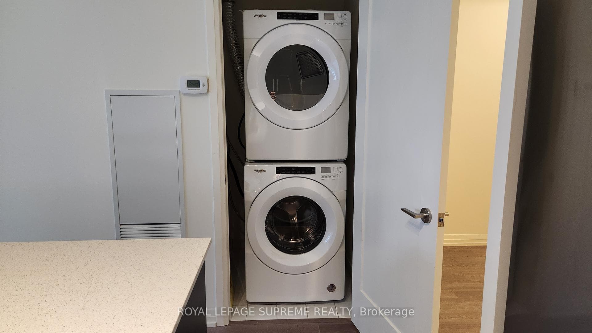 8960 Jane Street Unit 404 photo 22