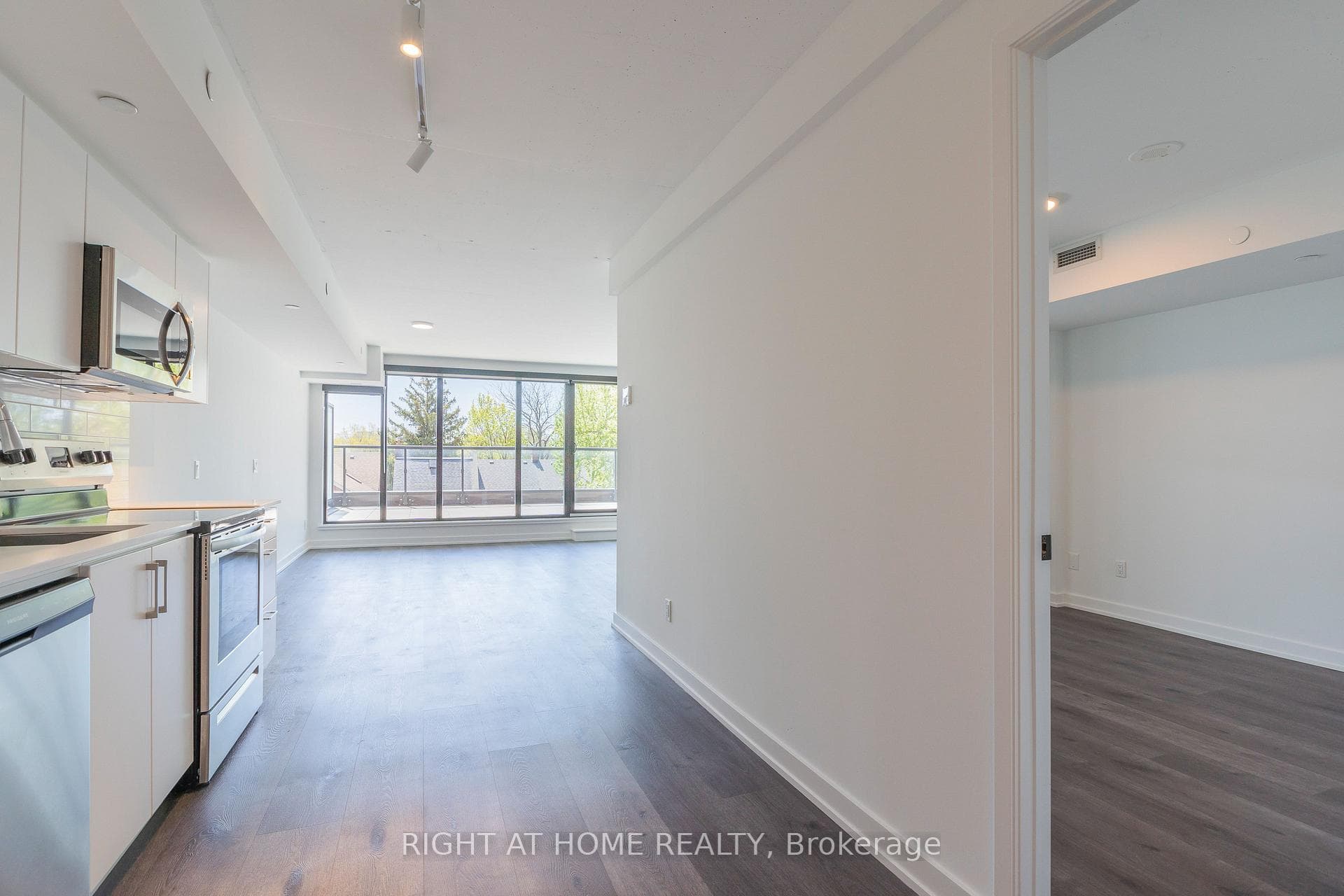 897 College Street Unit 316 photo 10