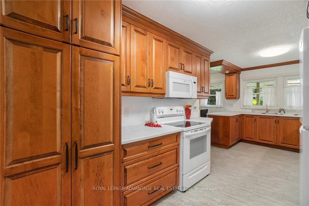 31 BROADVIEW Avenue photo 6