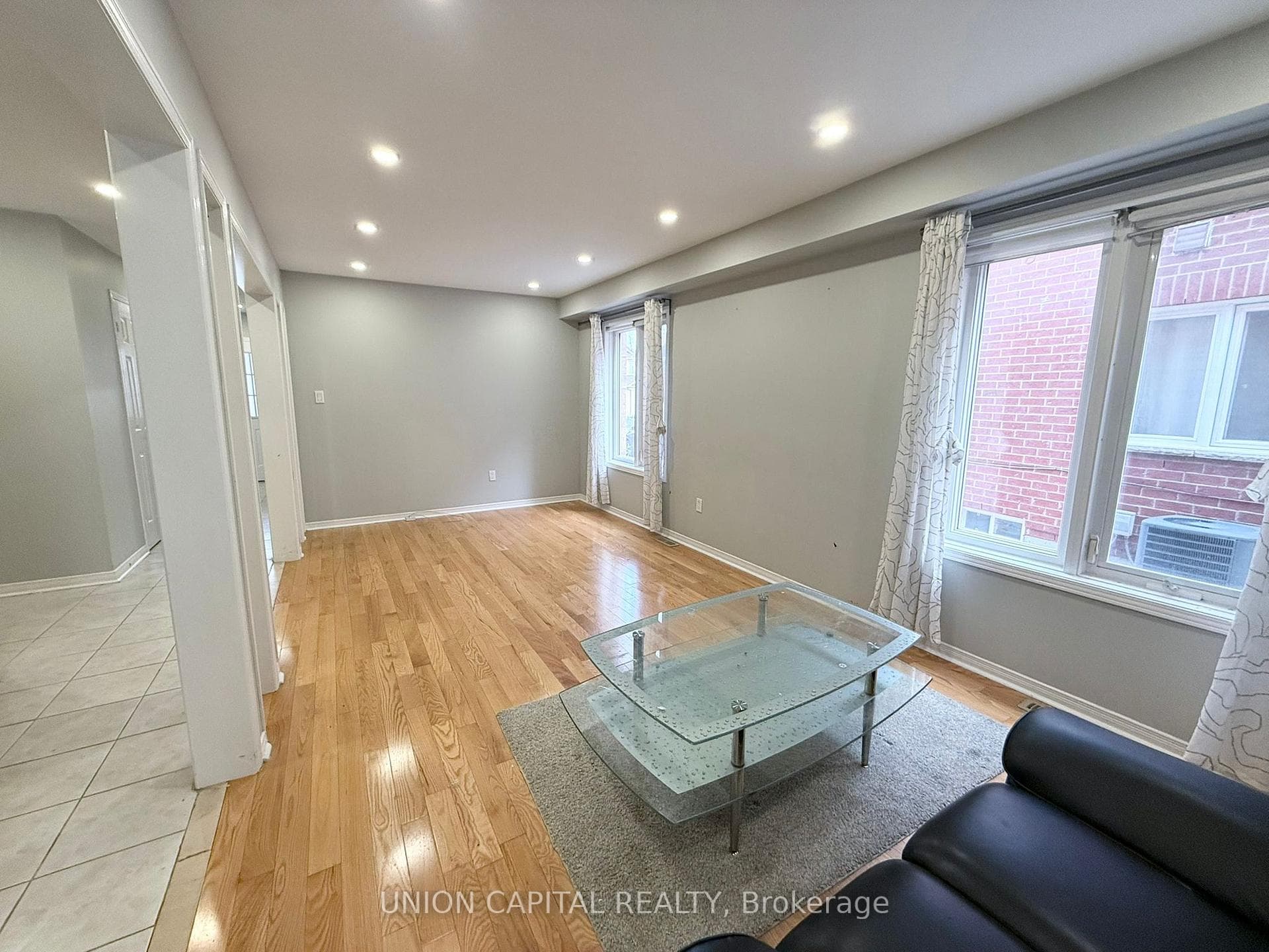 92 Guinevere Road photo 7