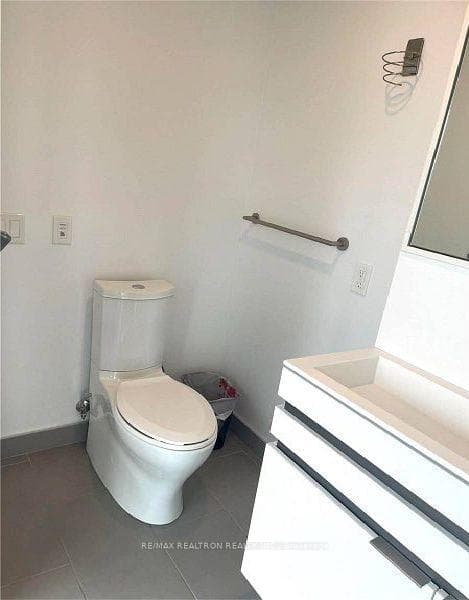 197 Yonge Street Unit 2812 photo 6