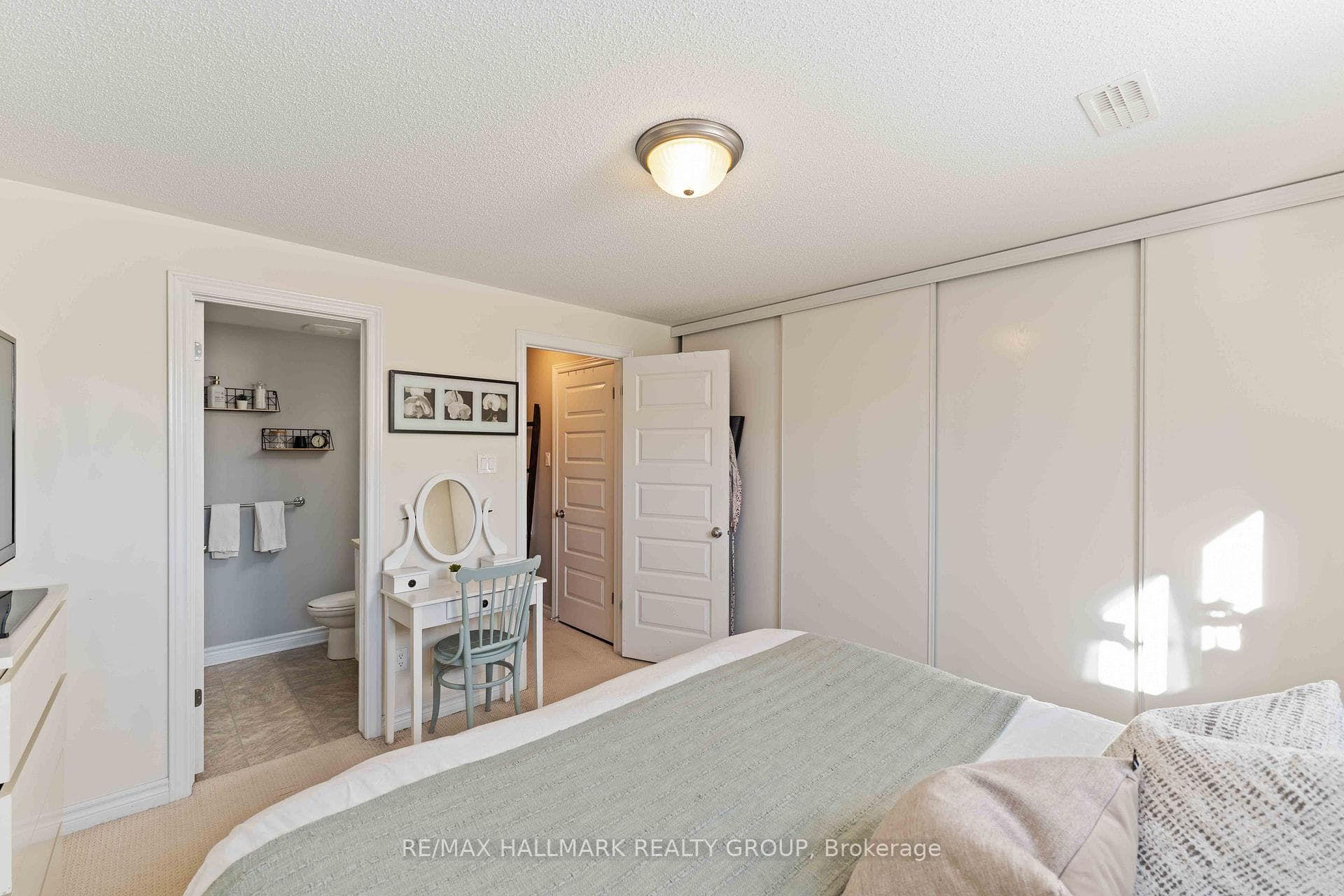 792 Lakeridge Drive photo 16
