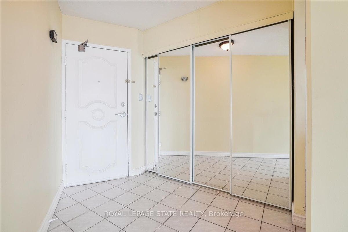 7 Gale Crescent Unit 511 photo 12