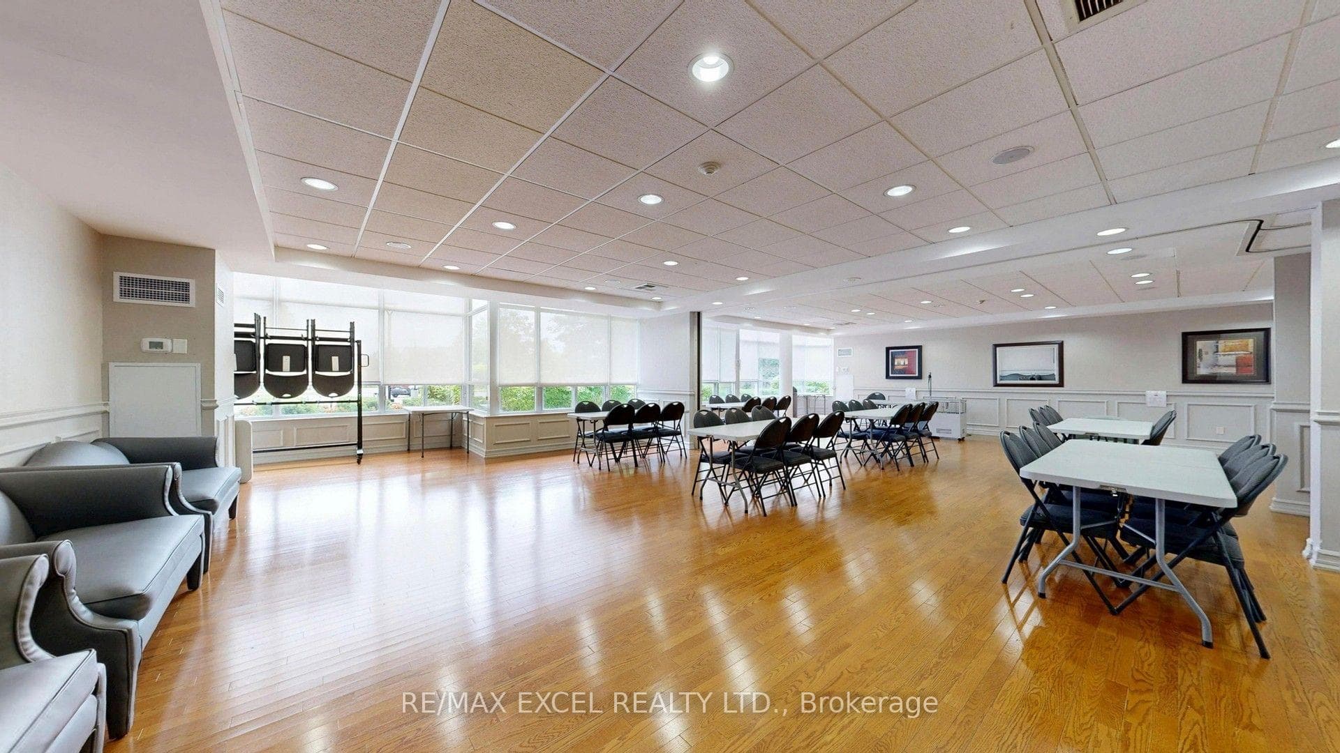 11 Townsgate Drive Unit 718 photo 35