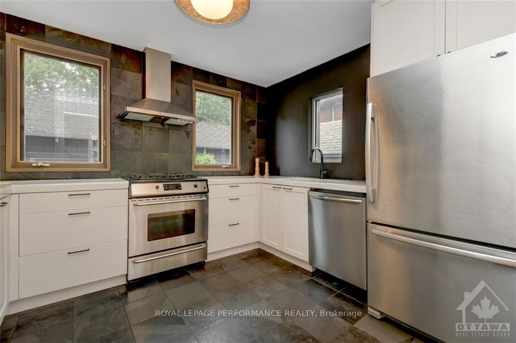 396 HOLLAND Avenue photo 8