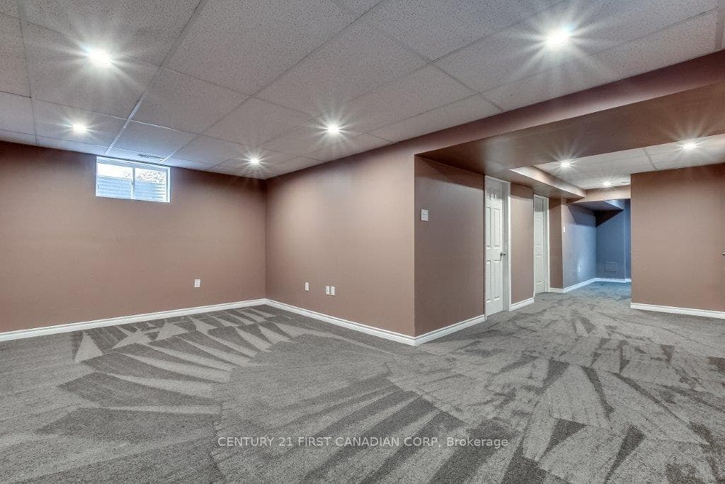 1754 MICKLEBOROUGH Drive photo 23