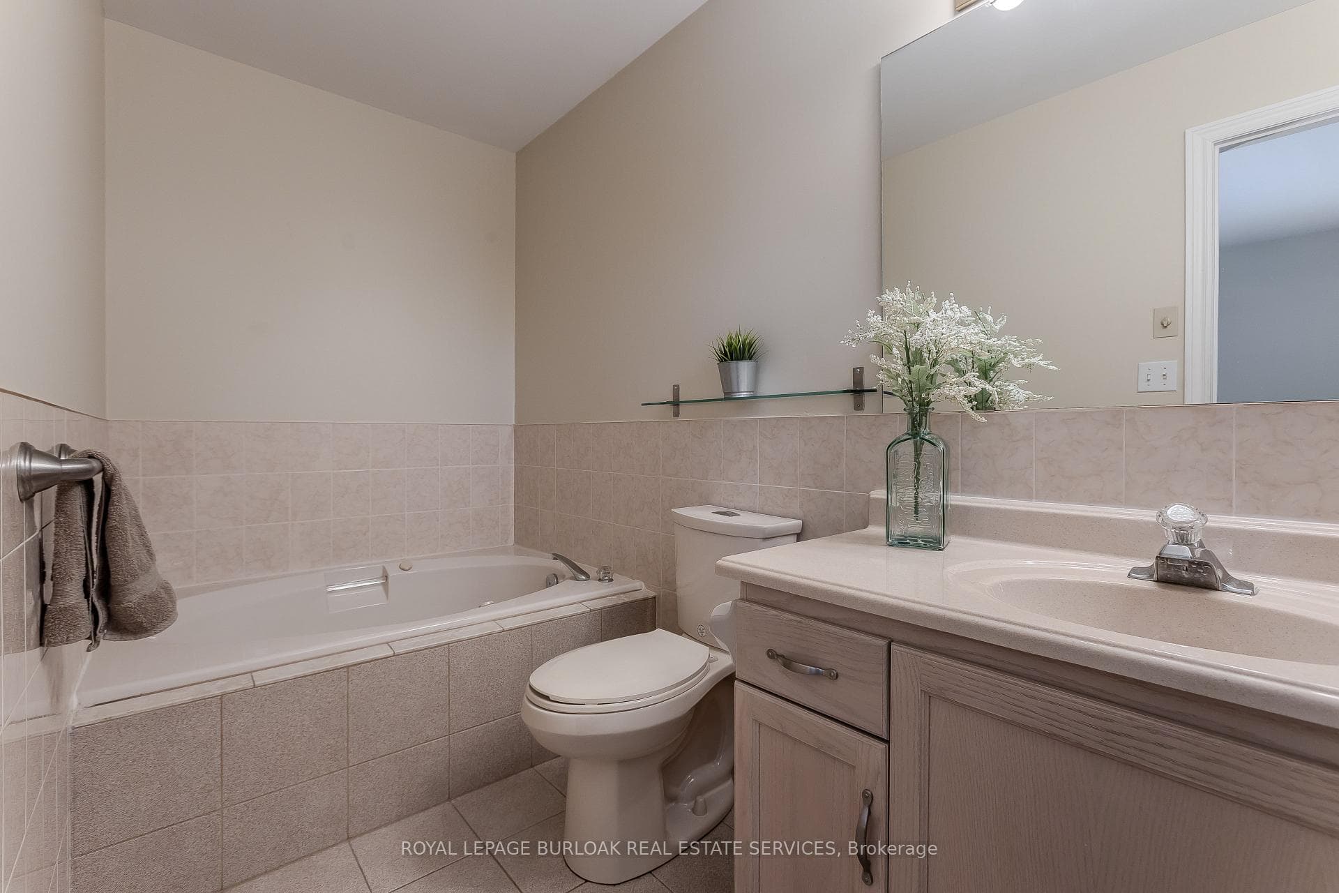 1146 Augustus Drive photo 22