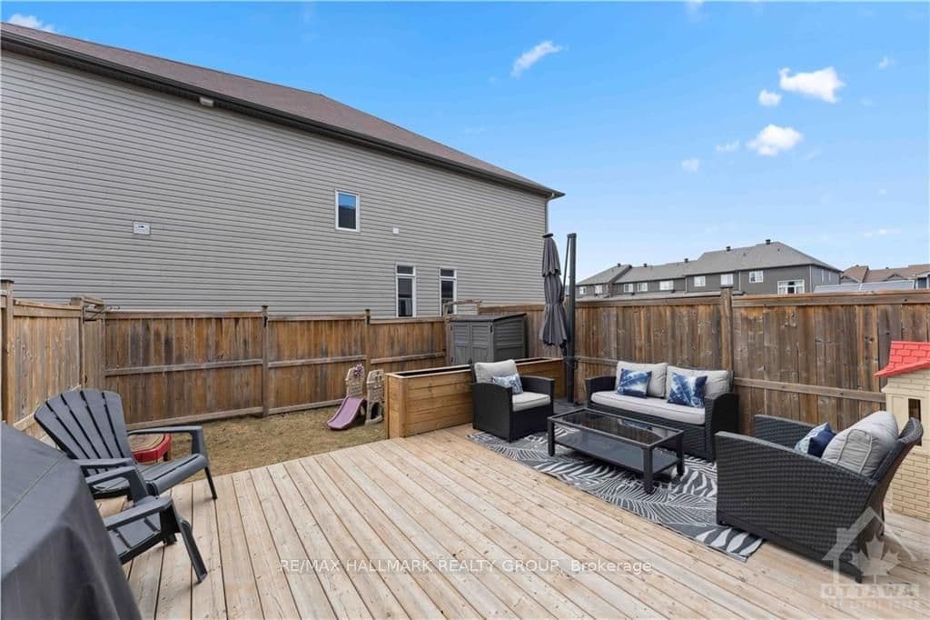 1013 COBBLE HILL Drive photo 29
