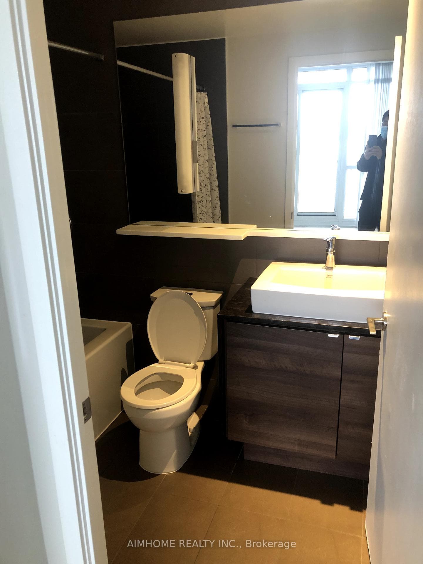 121 Mcmahon Drive Unit 1108 photo 6