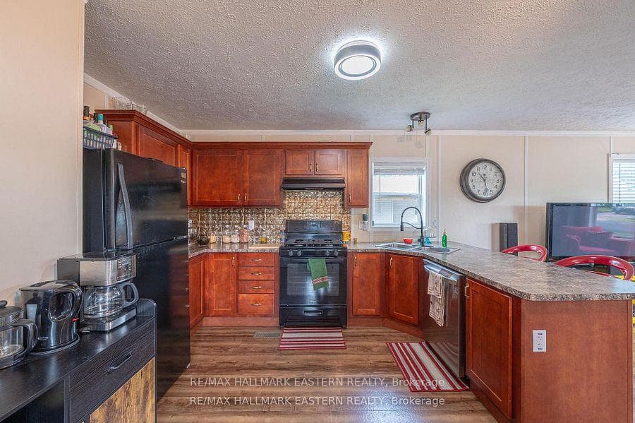 6 Hillview Drive photo 7