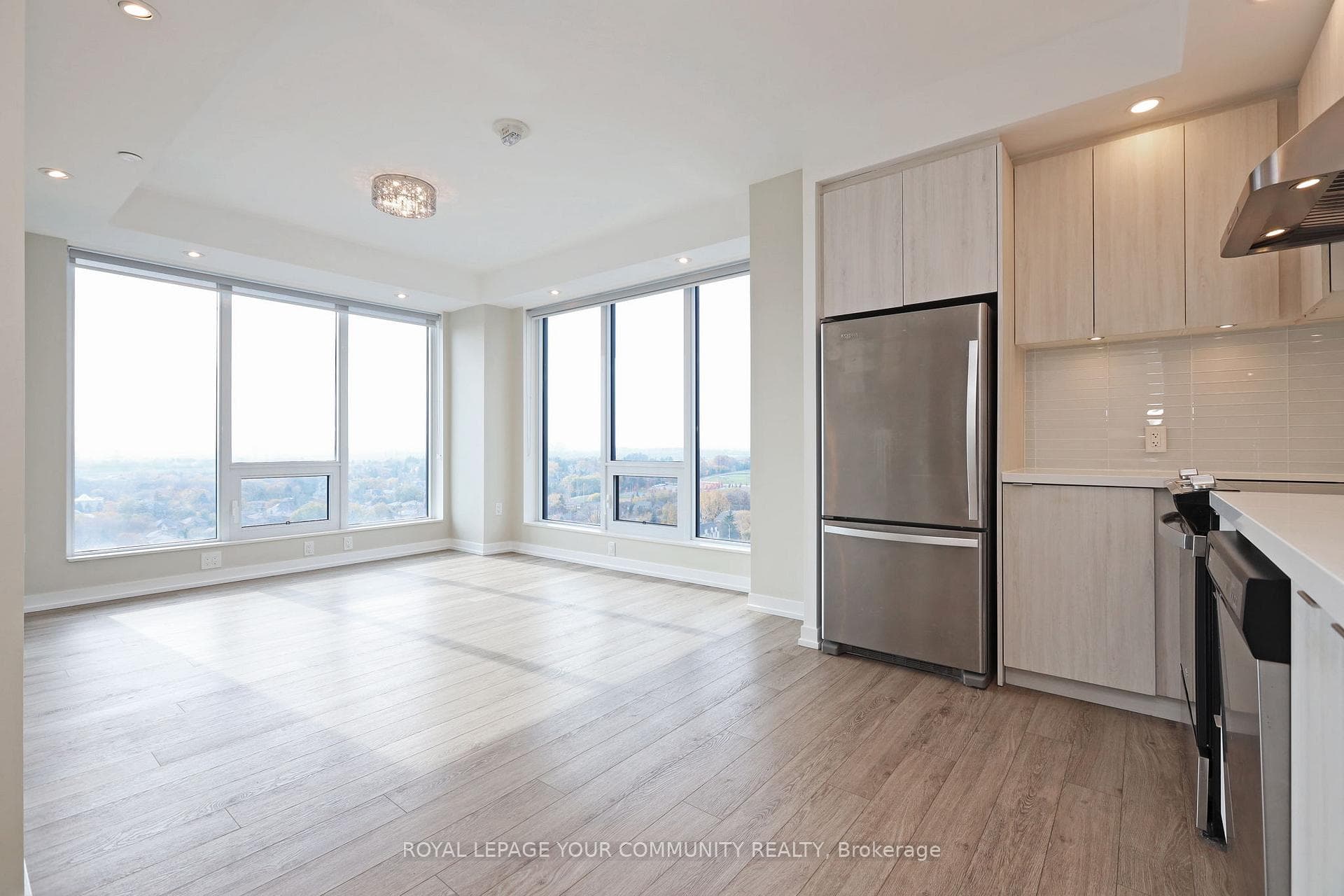 8868 Yonge Street Unit 1508 photo 6
