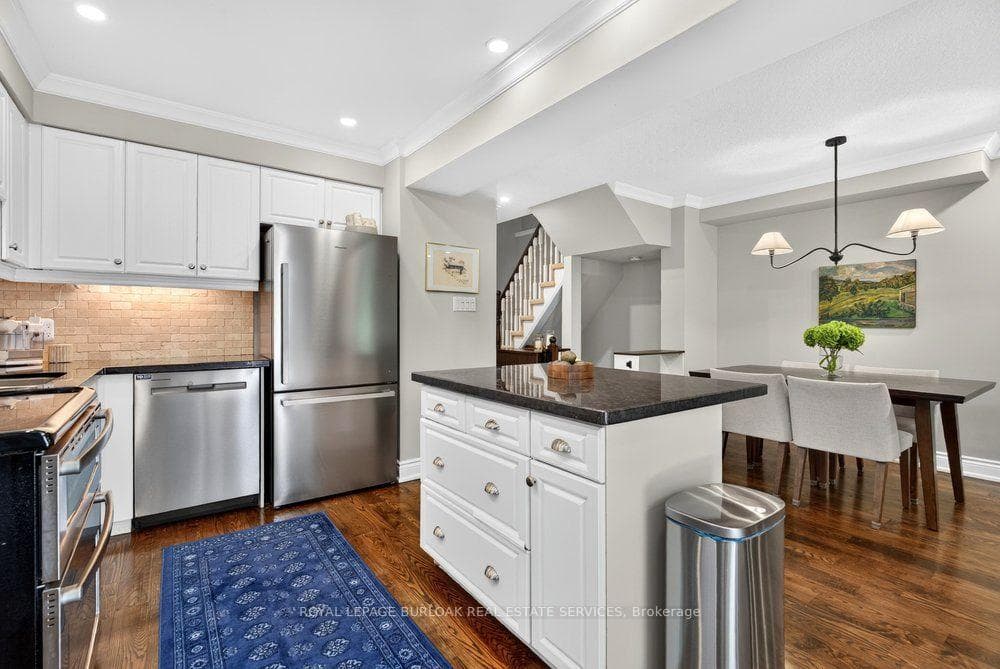 2354 Marine Drive photo 16