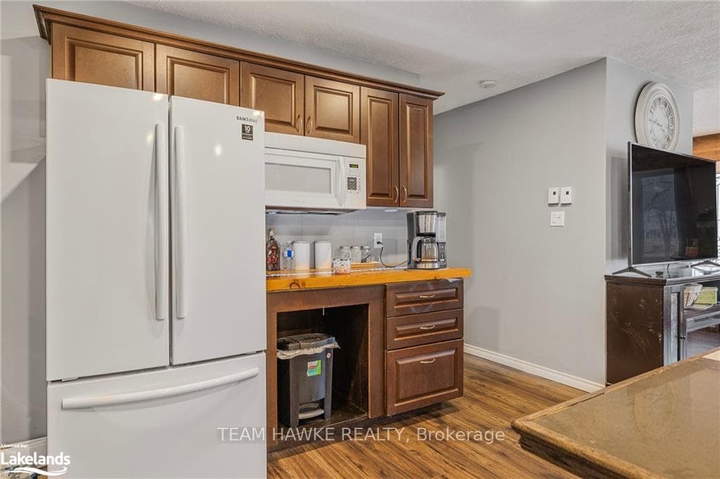 88 Fox Street photo 16