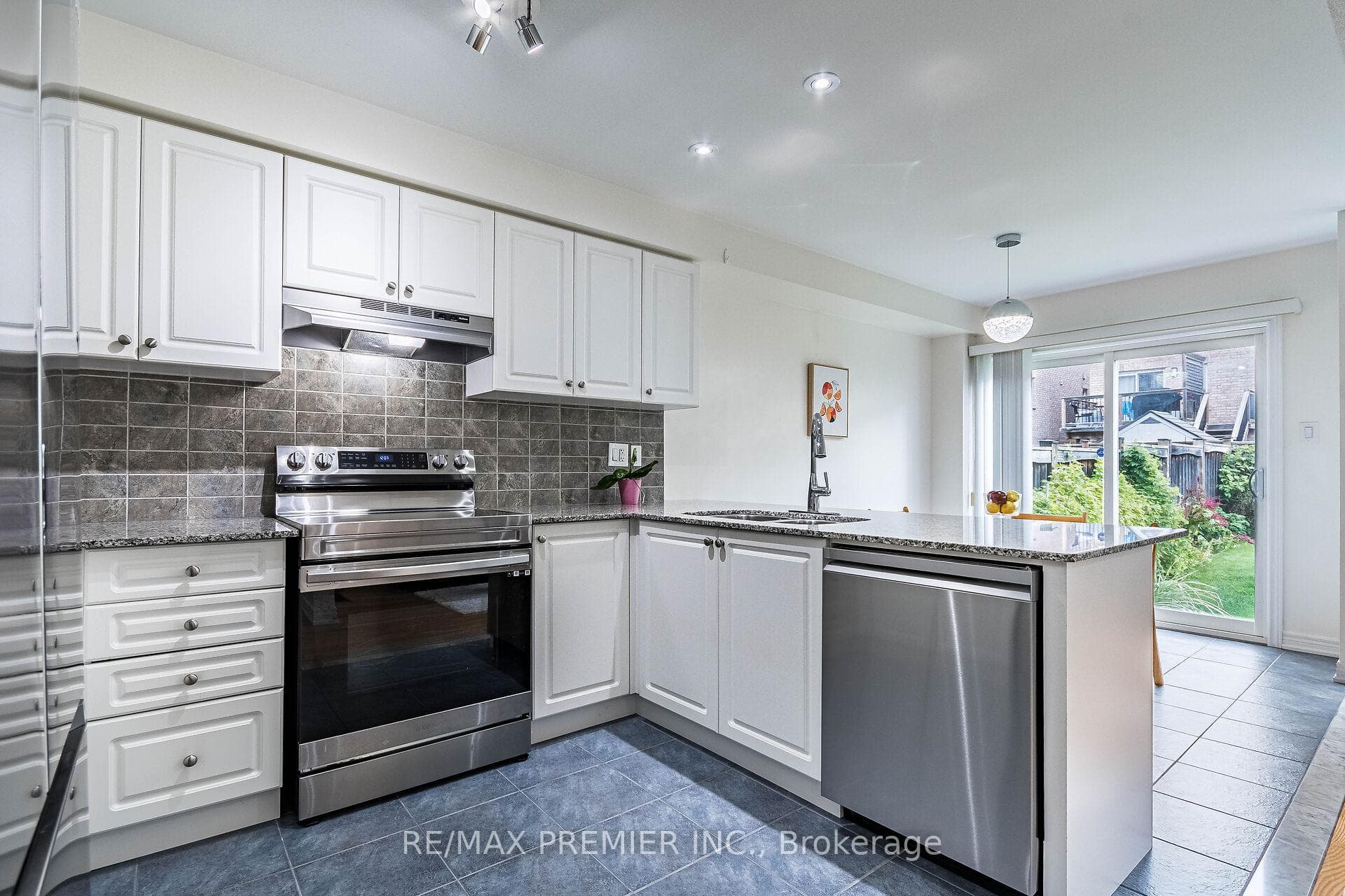 47 Barli Crescent photo 13