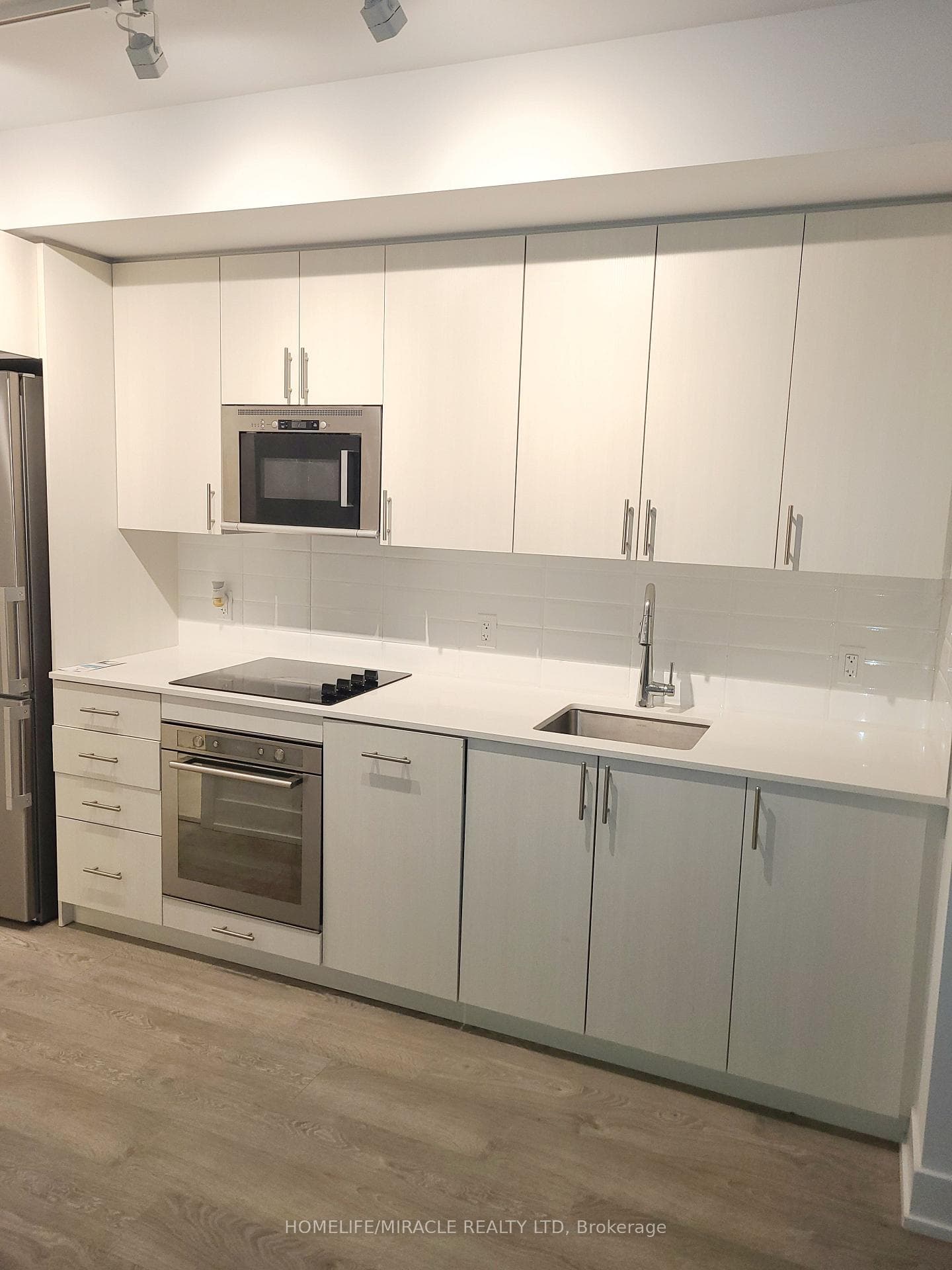 2550 Simcoe Street Unit 603 photo 5