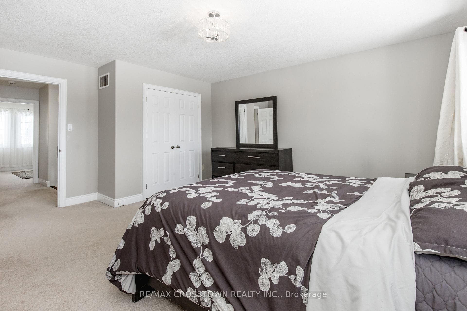 996 BOOTH Avenue Unit Upper photo 22