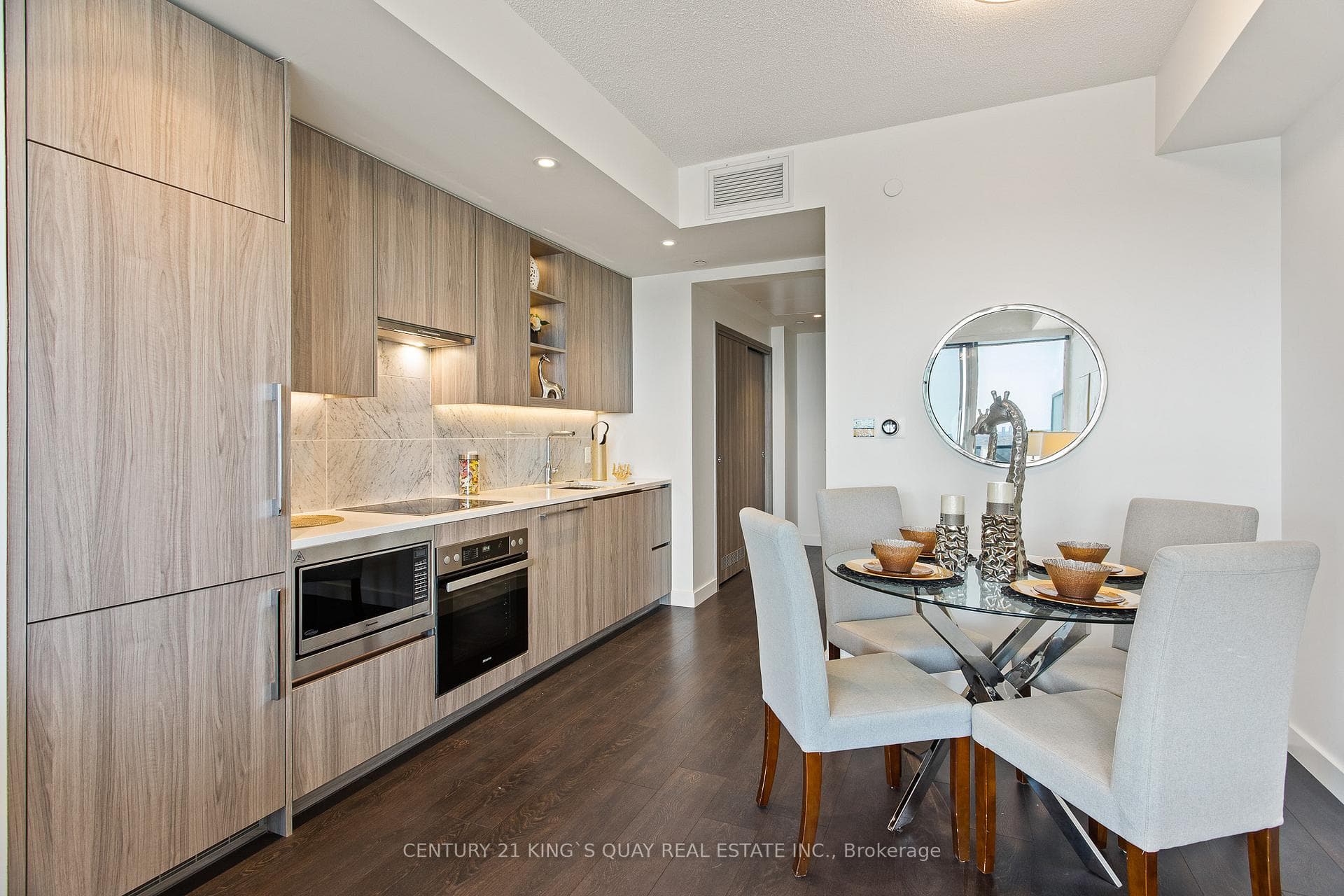 95 McMahon Drive Unit 2511 photo 5