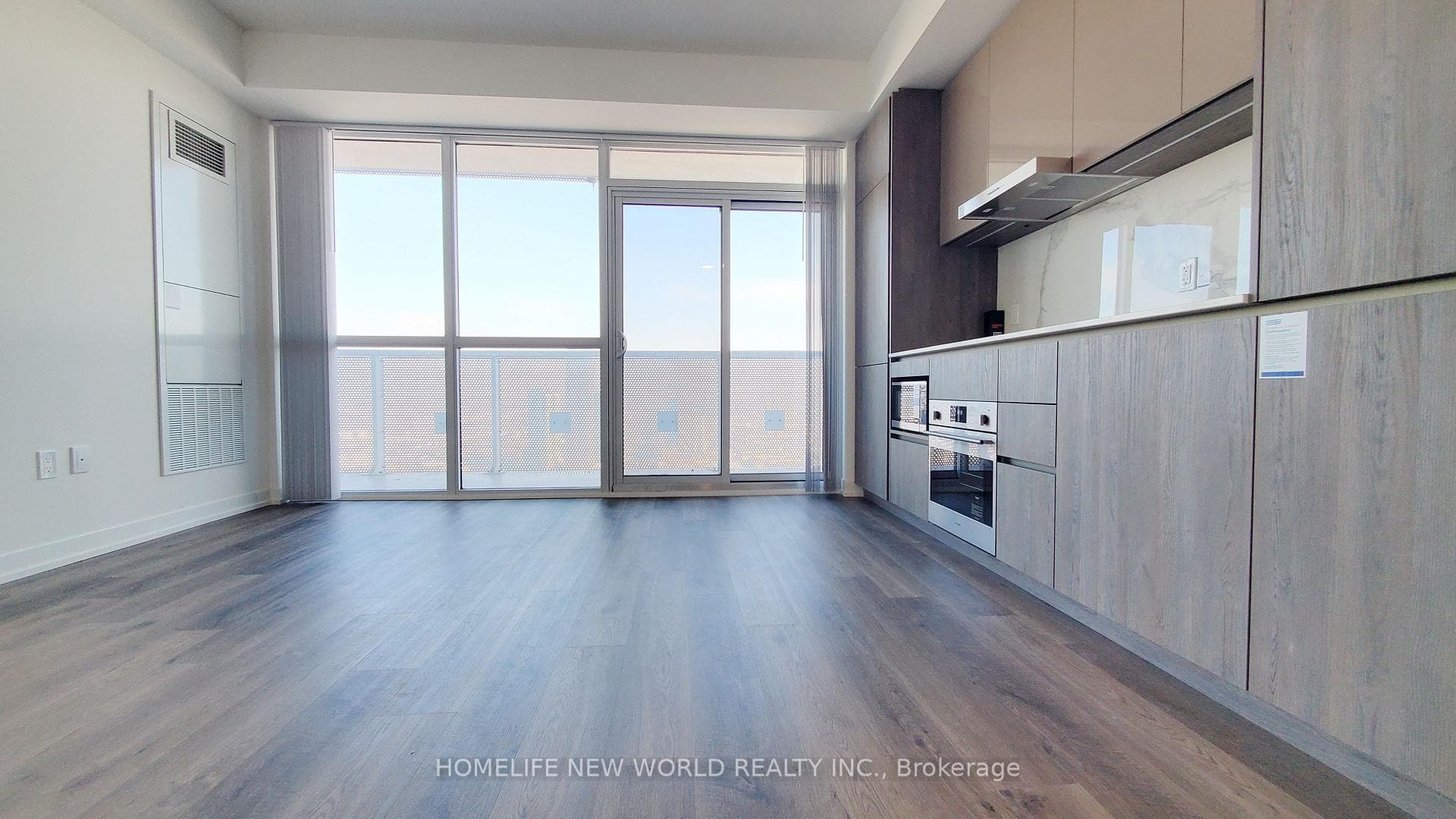 8 Interchange Way Unit 4706 photo 6