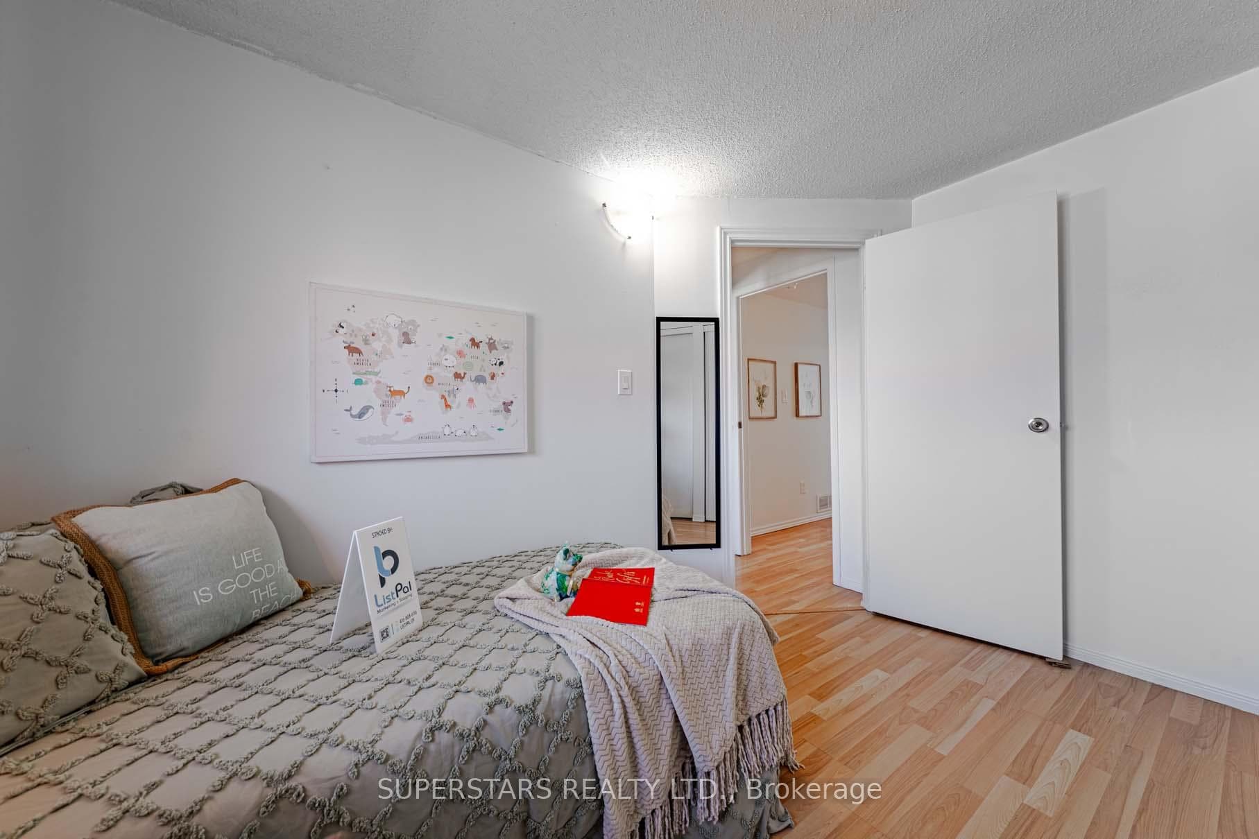 135 Appleby Crescent photo 25