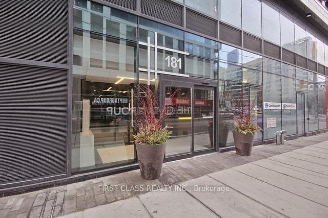 181 Dundas Street Unit 1712 photo 2