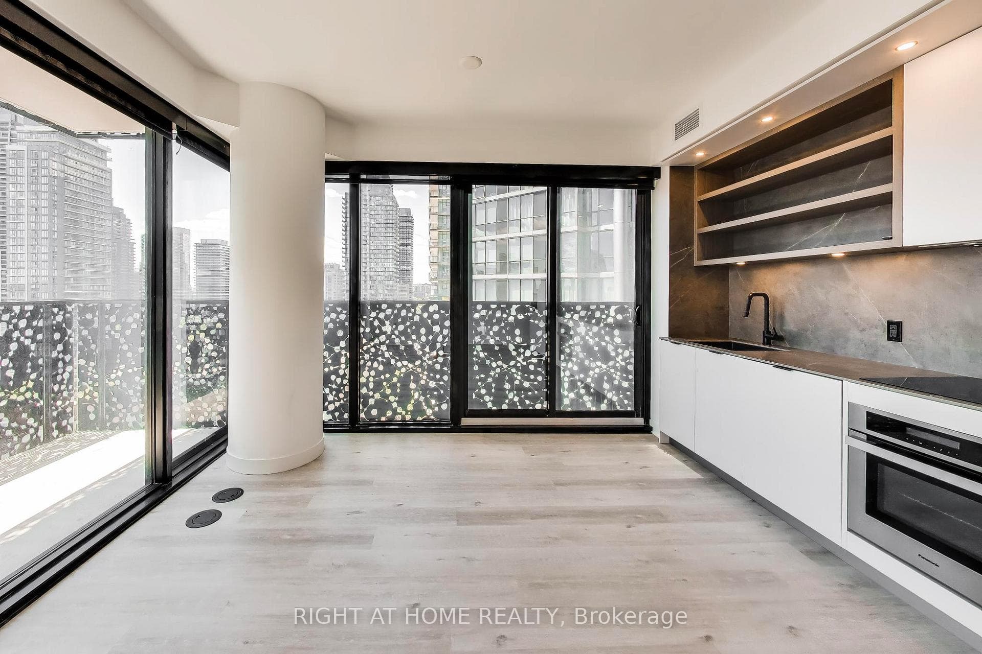 55 Charles Street Unit 1406 photo 4