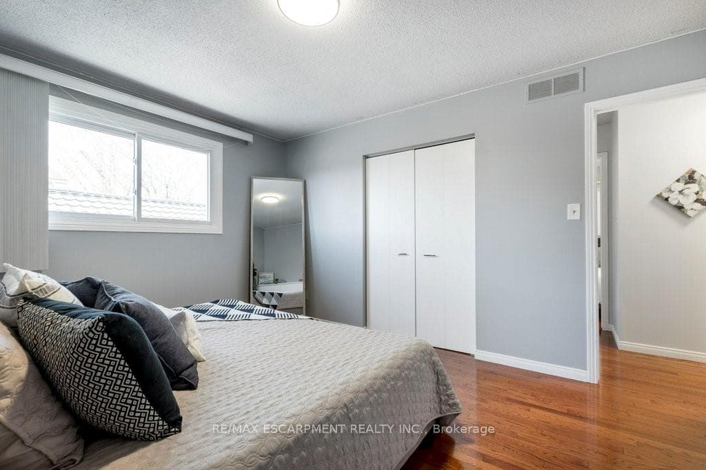 37 Skyview Drive photo 17