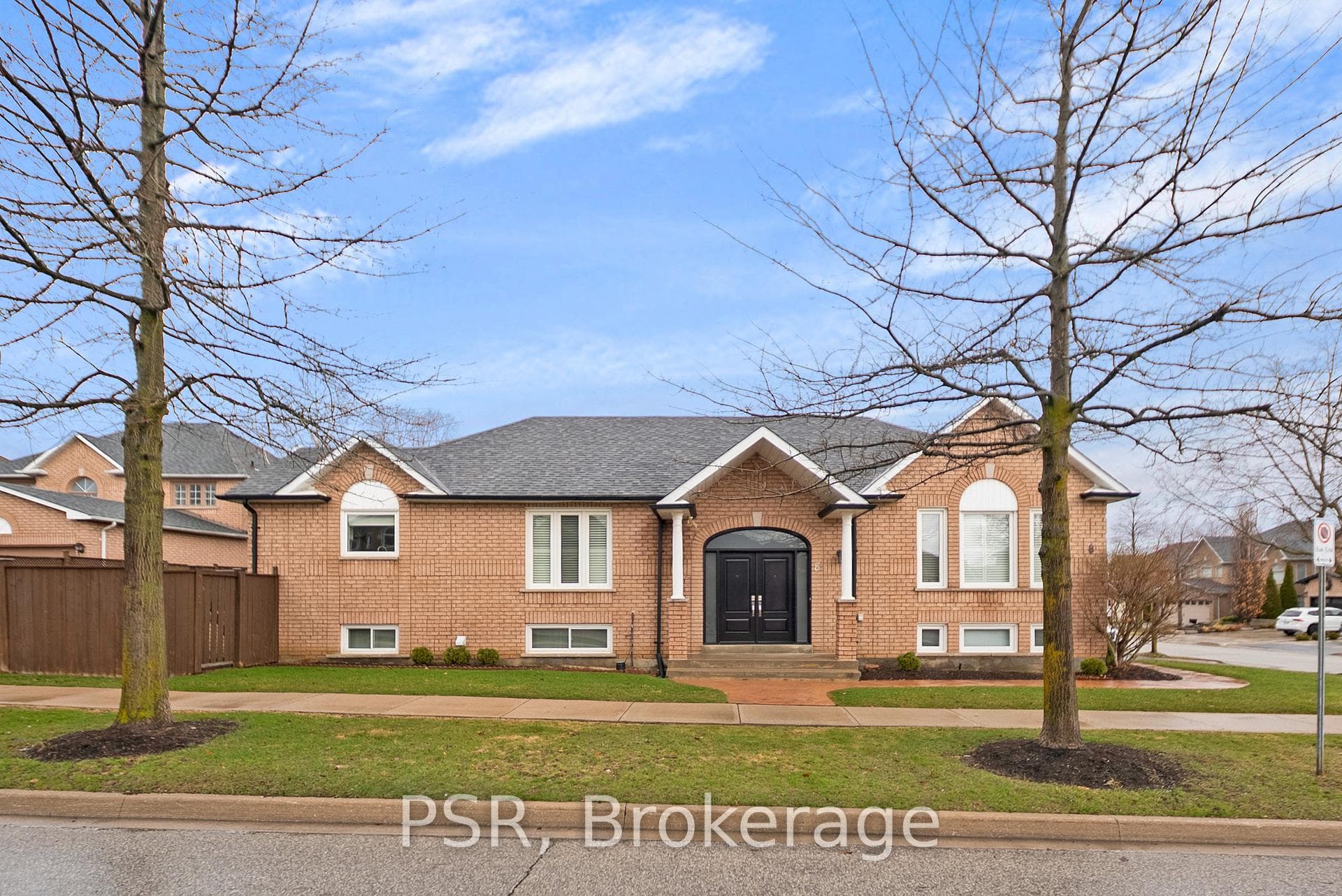 8 Southbury Manor Drive photo 2