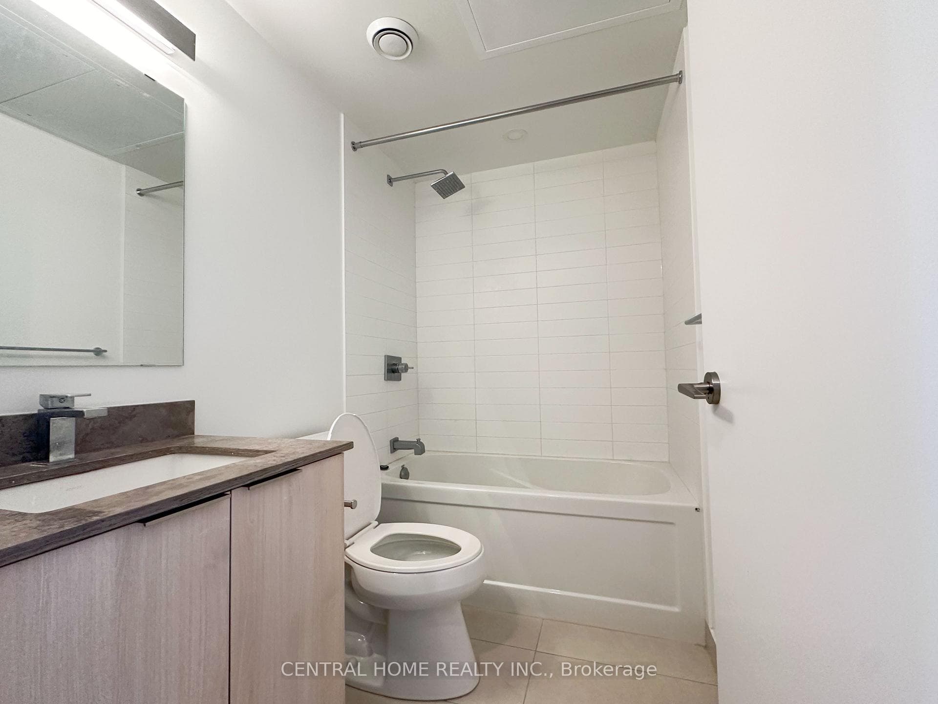 501 Yonge Street Unit 3113 photo 6