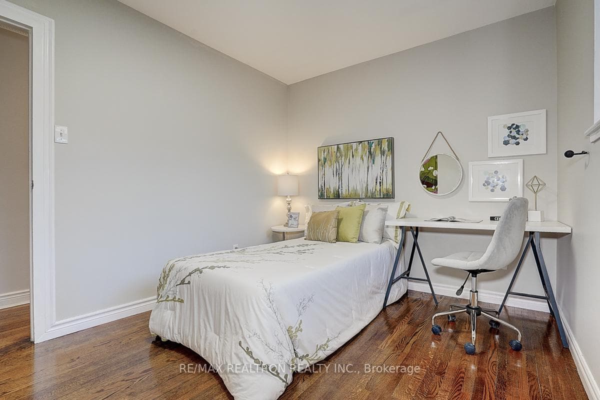 270 Sylvan Avenue photo 24