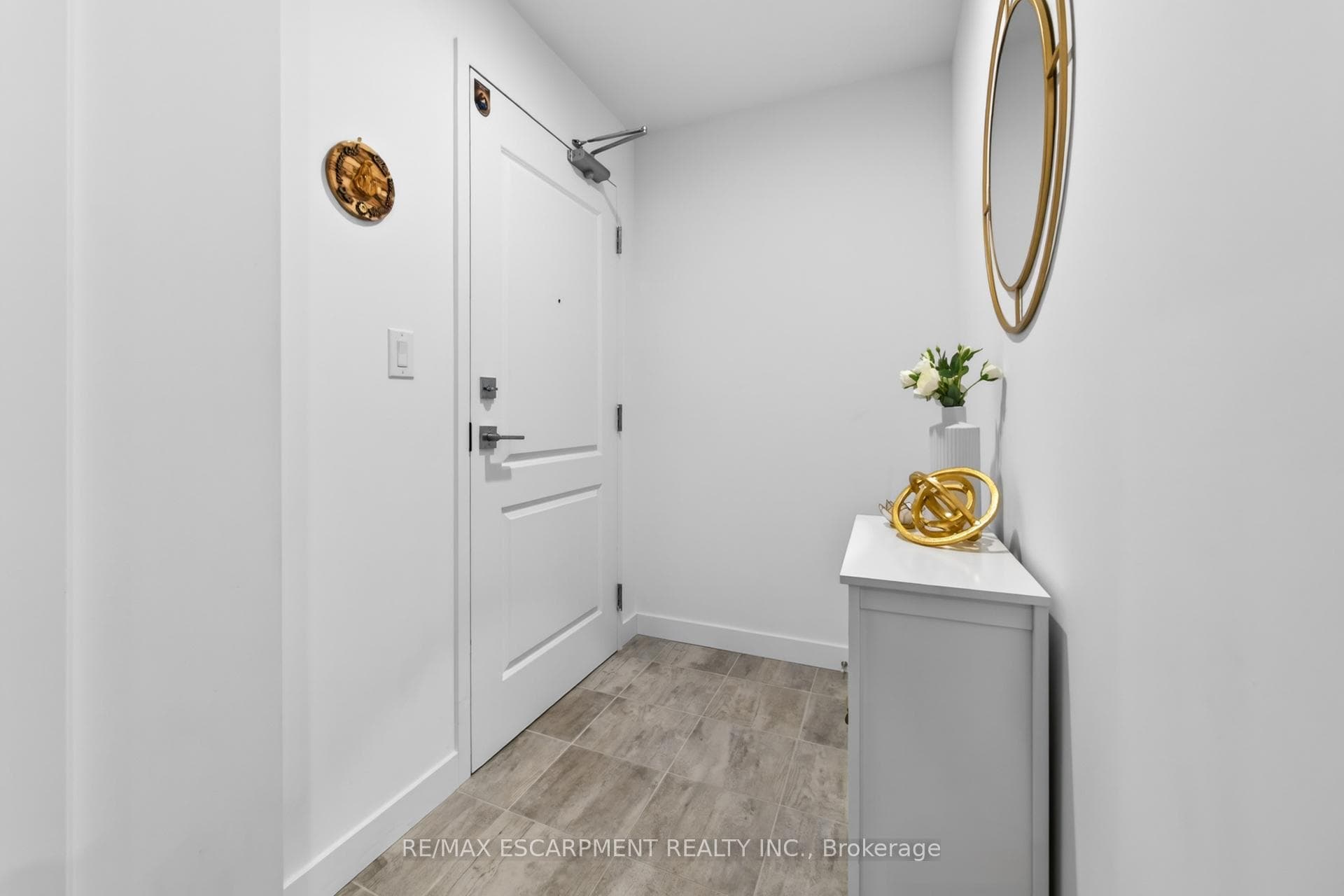 460 Dundas Street Unit 1213 photo 8