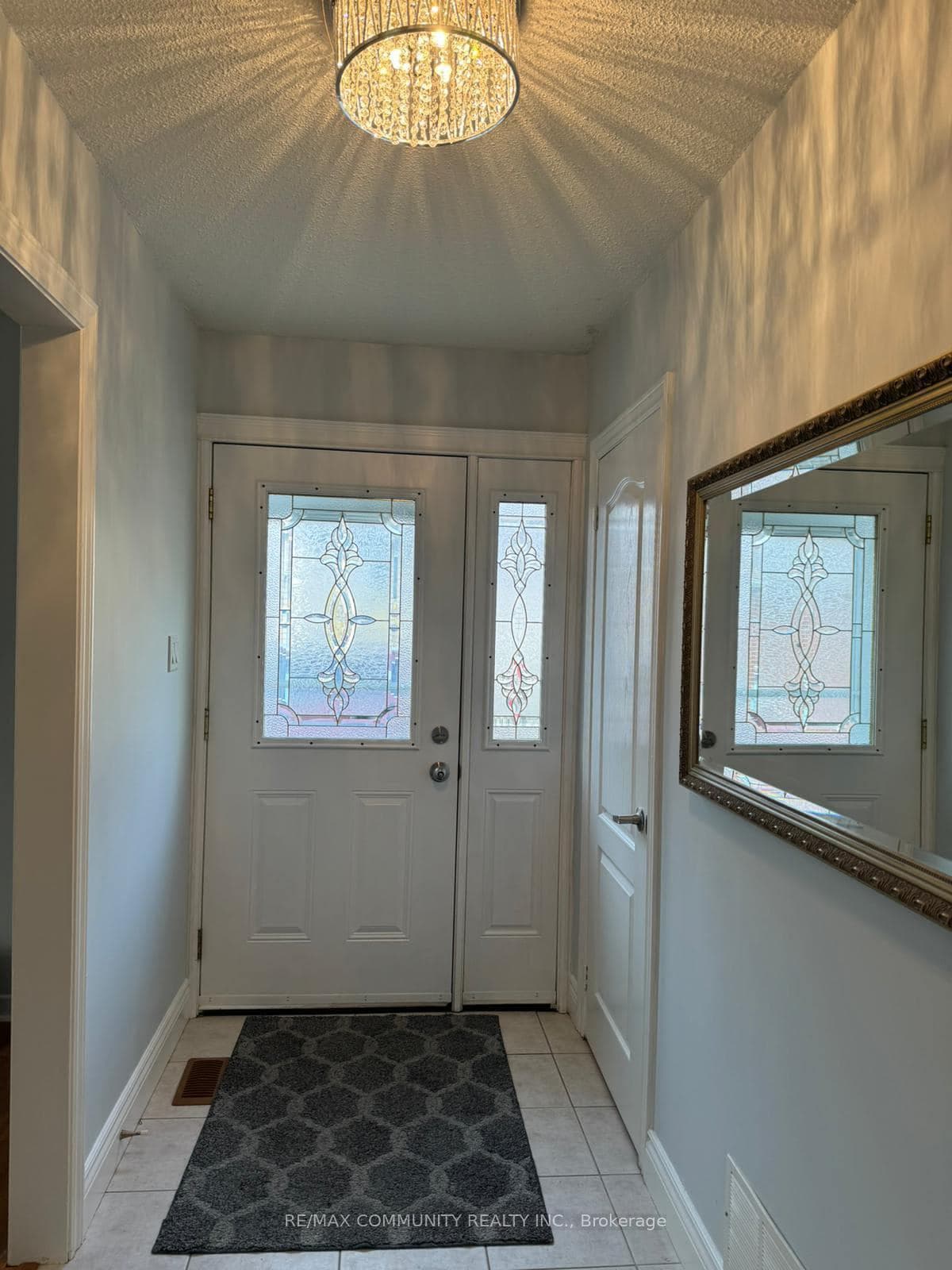 28 Curtis Crescent photo 2