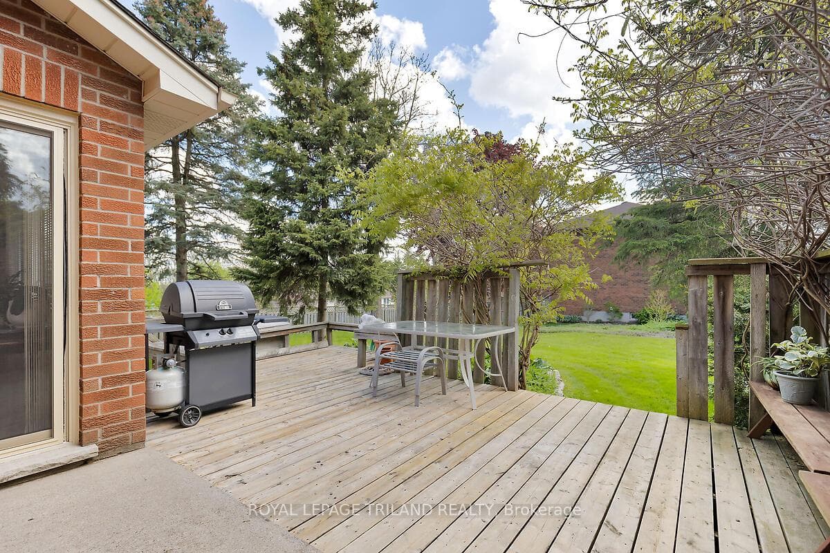 580 Rosecliffe Terrace photo 35