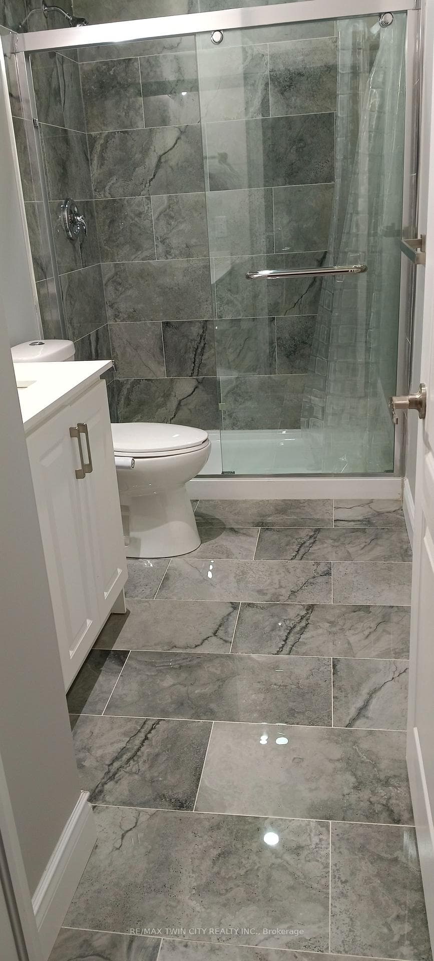 447 Kelso Drive Unit Lower photo 23