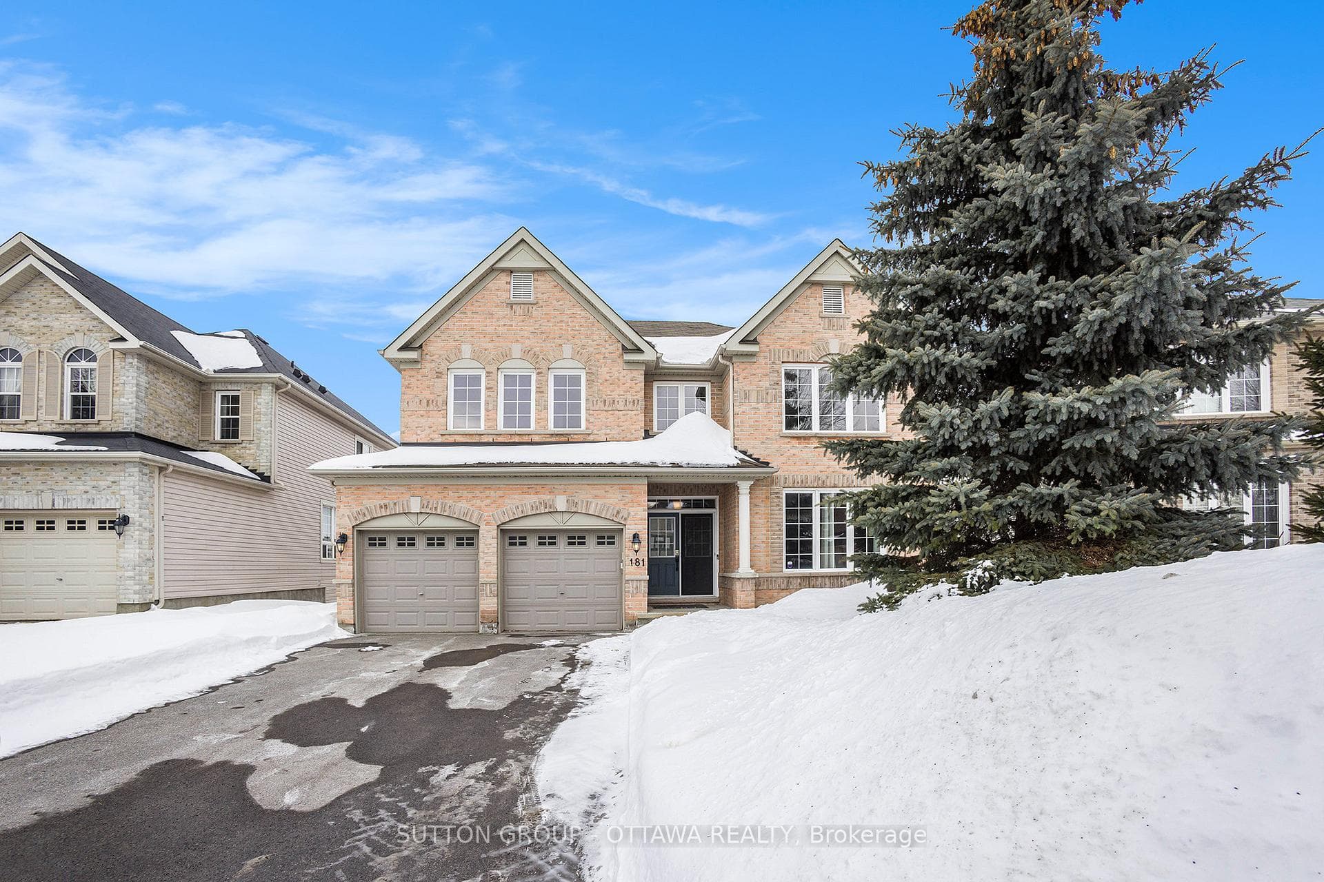 181 Windance Crescent photo 2