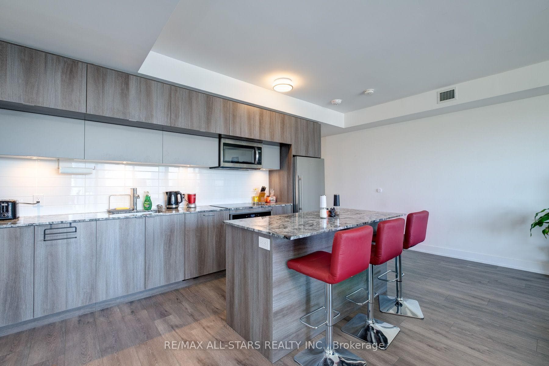 575 Bloor Street Unit 2302 photo 6