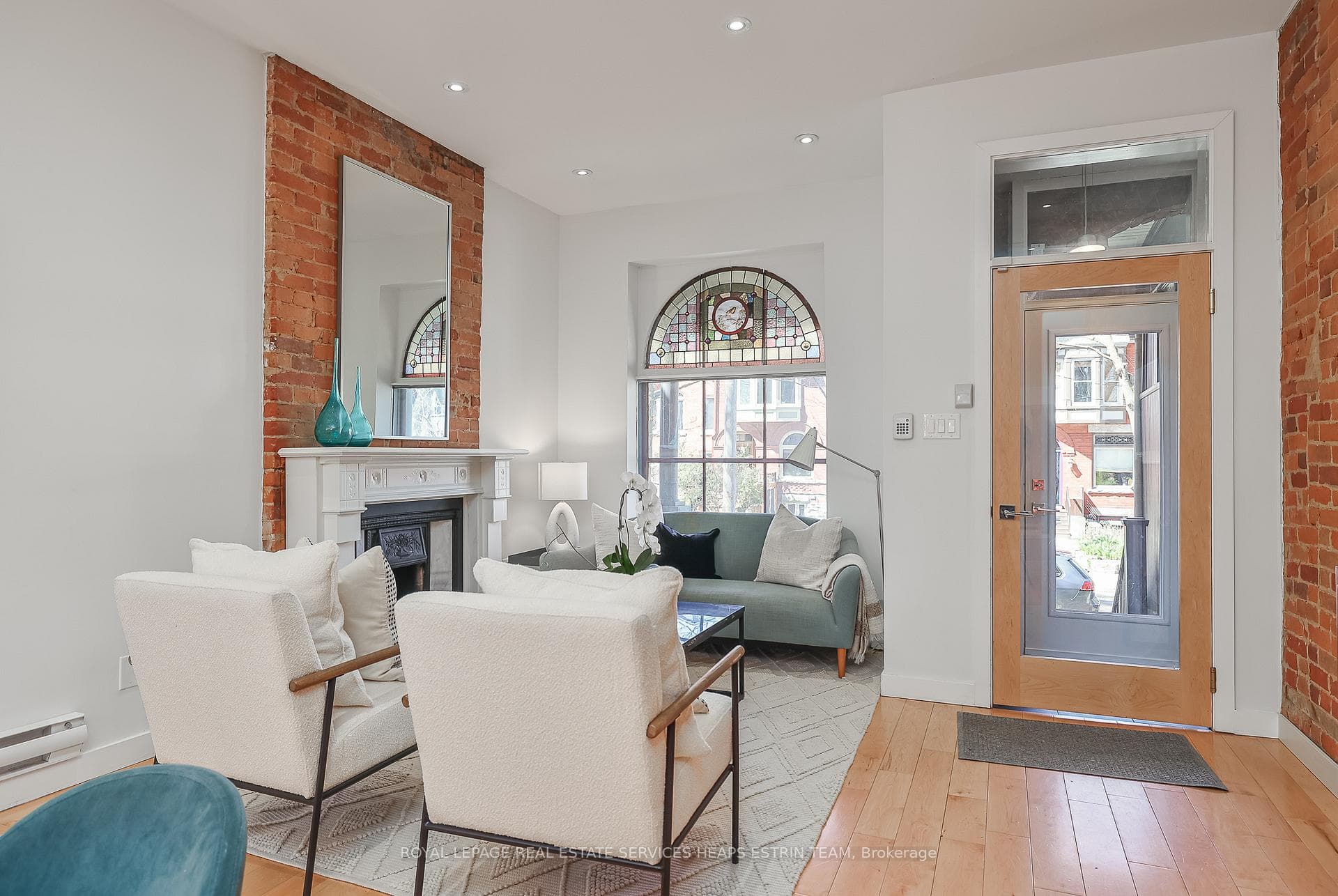 171 Howland Avenue photo 4