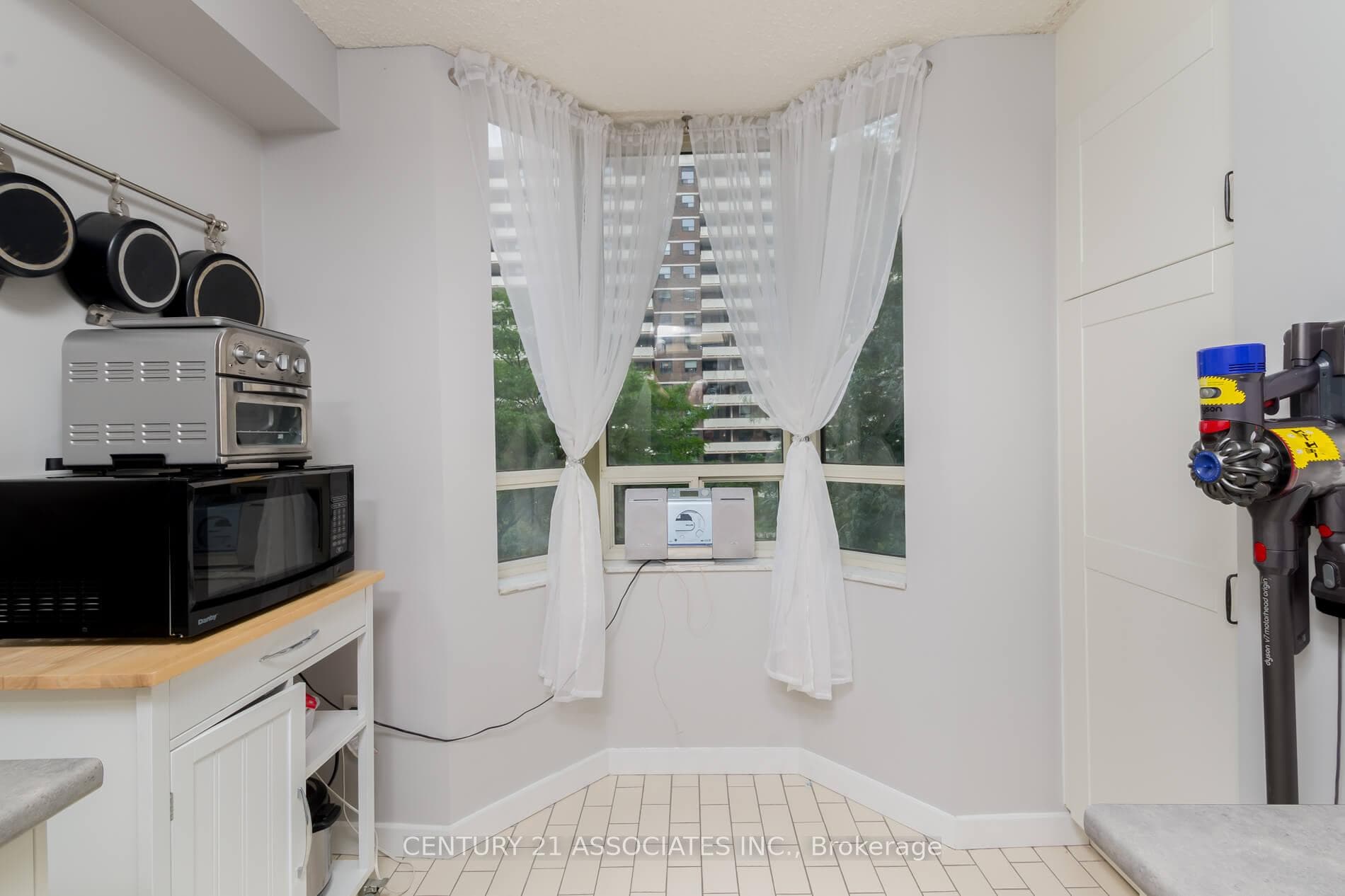 5 Lisa Street Unit 402 photo 16