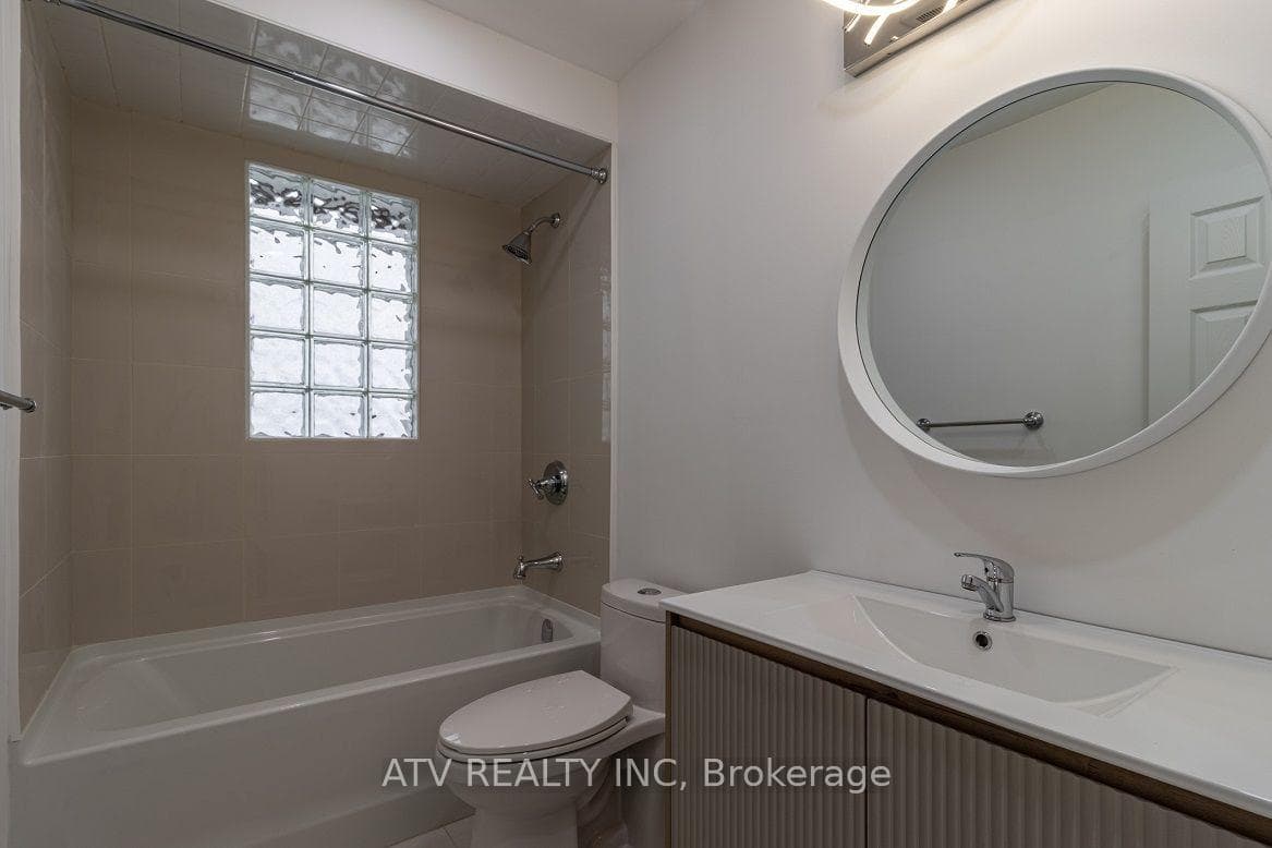 1064 Eastmount Avenue photo 10