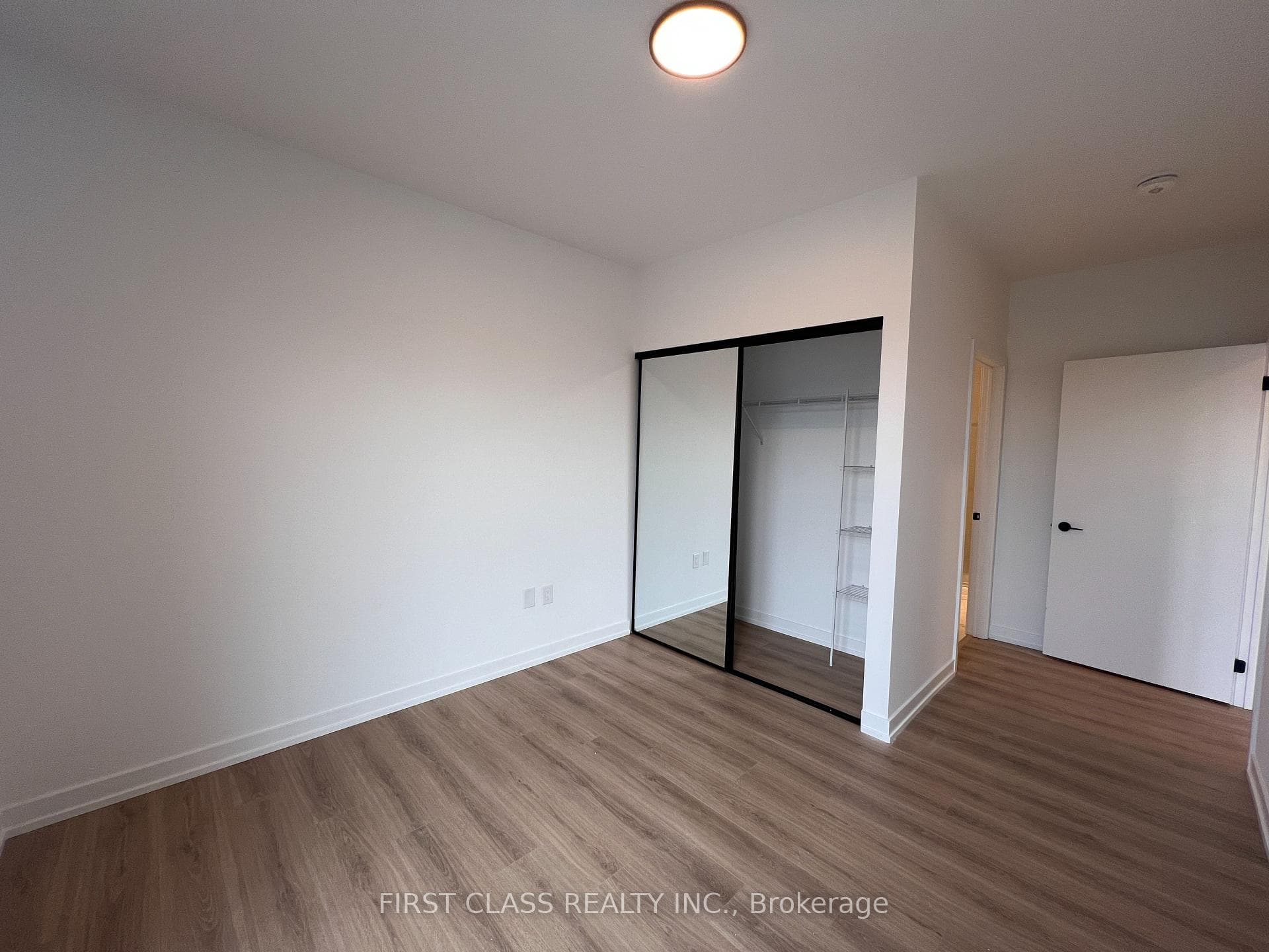20 Lagerfeld Drive Unit B-018 photo 6