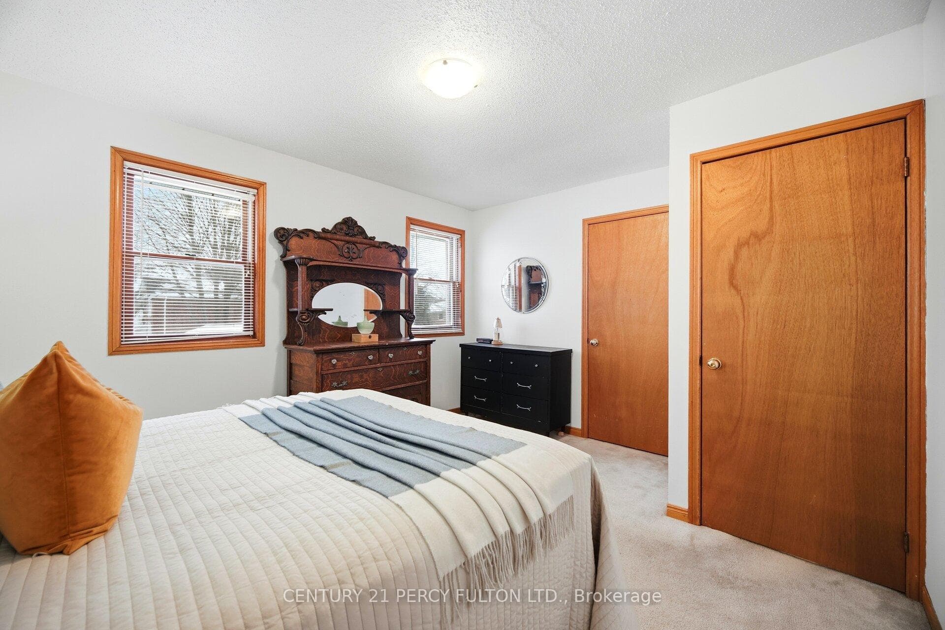 233 Gwendolyn Street photo 31