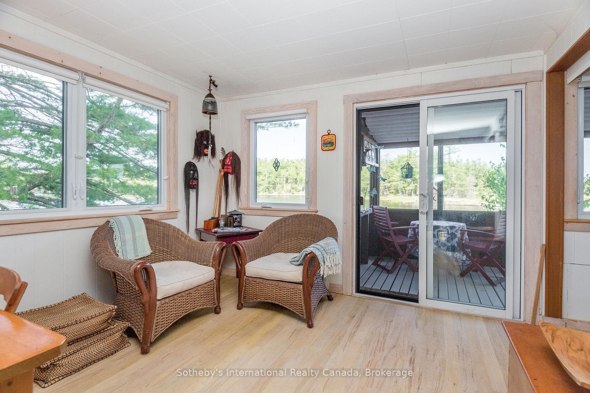 1 B277 Island photo 15