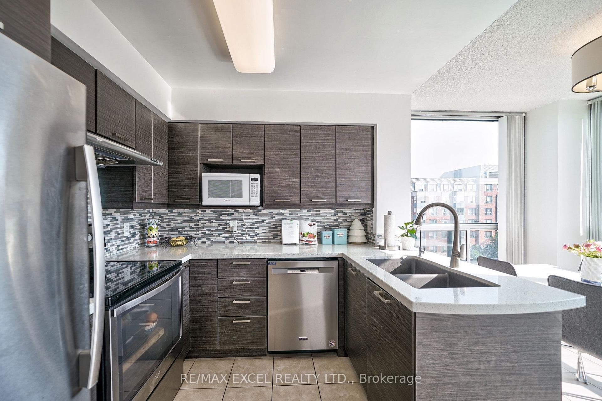 68 Grangeway Avenue Unit 711 photo 18