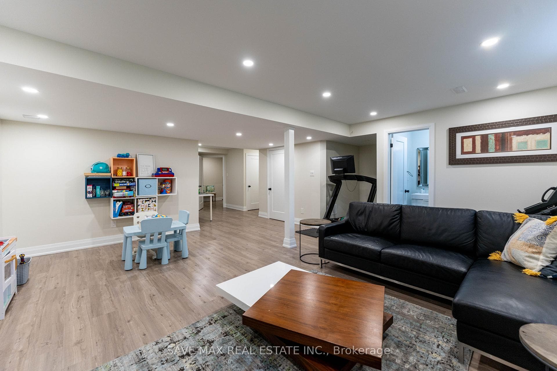 3139 Eclipse Avenue photo 32